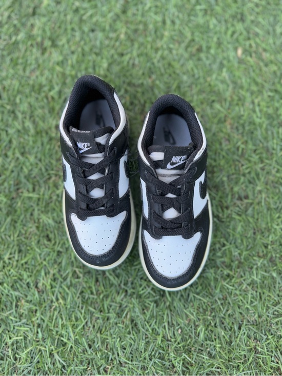 Nike Other - Nike Kids Black and White Low-Top Sneakers with Swoosh Sz(10)